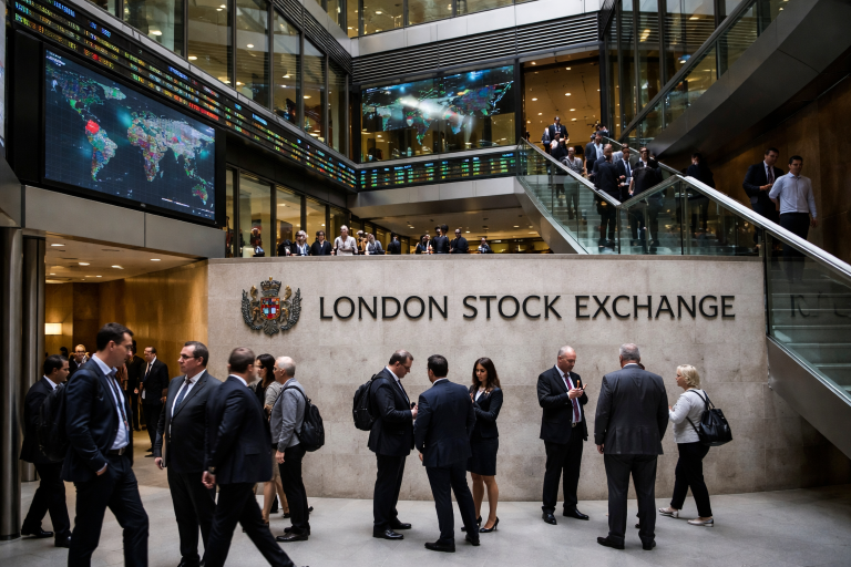 Top FTSE 100 Index shares to buy as the war in Iran continues