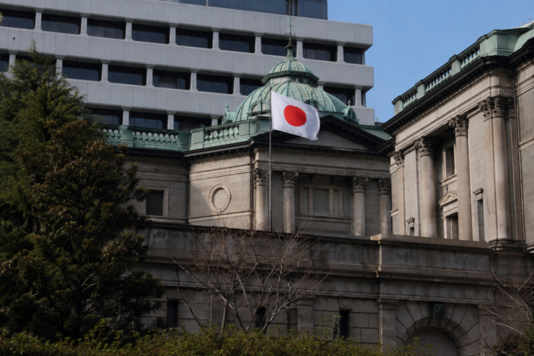 Nikkei 225 slides as SoftBank, Tokyo Electron, and Kioxia stocks sink